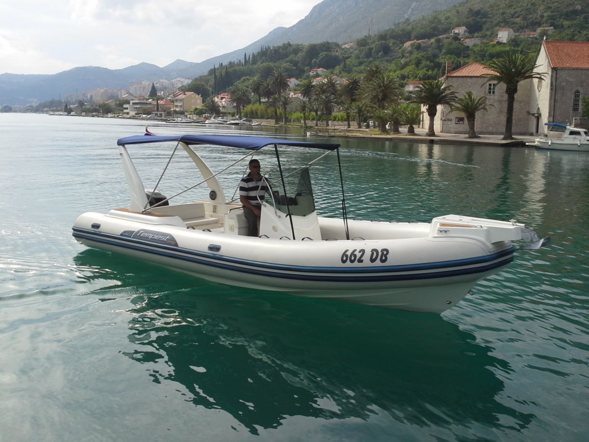Capelli Tempest 770 rib boat view